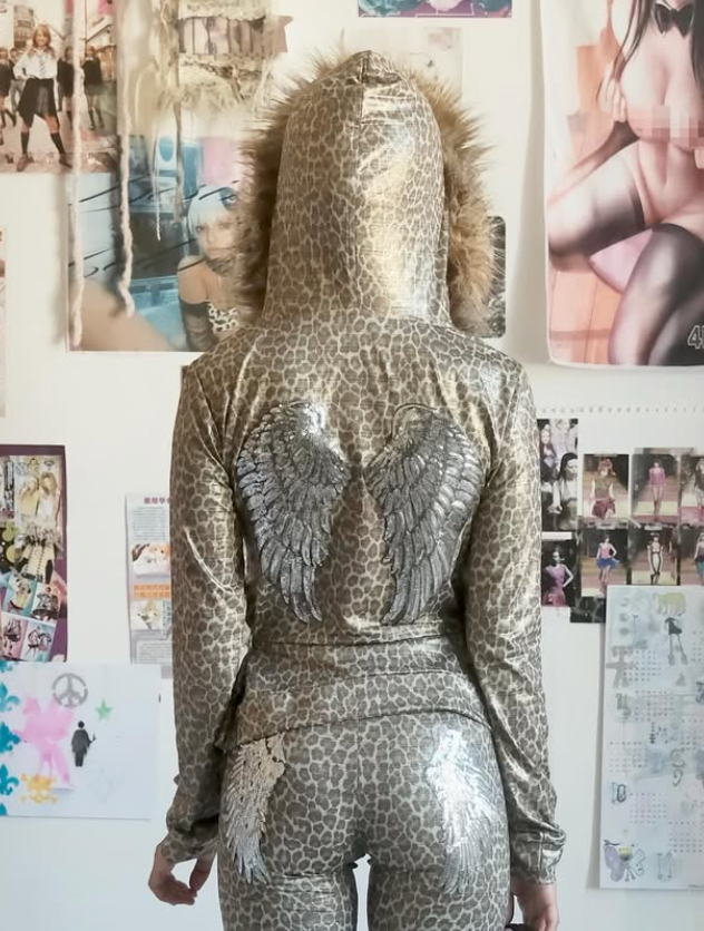 HOODIE WITH FUR