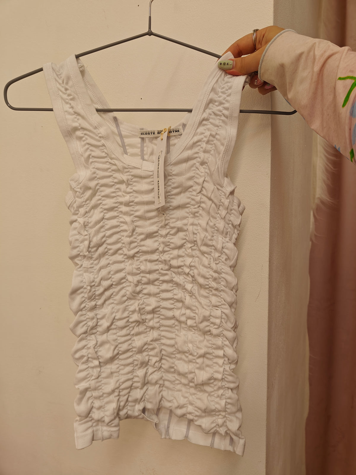 WHITE VEST
