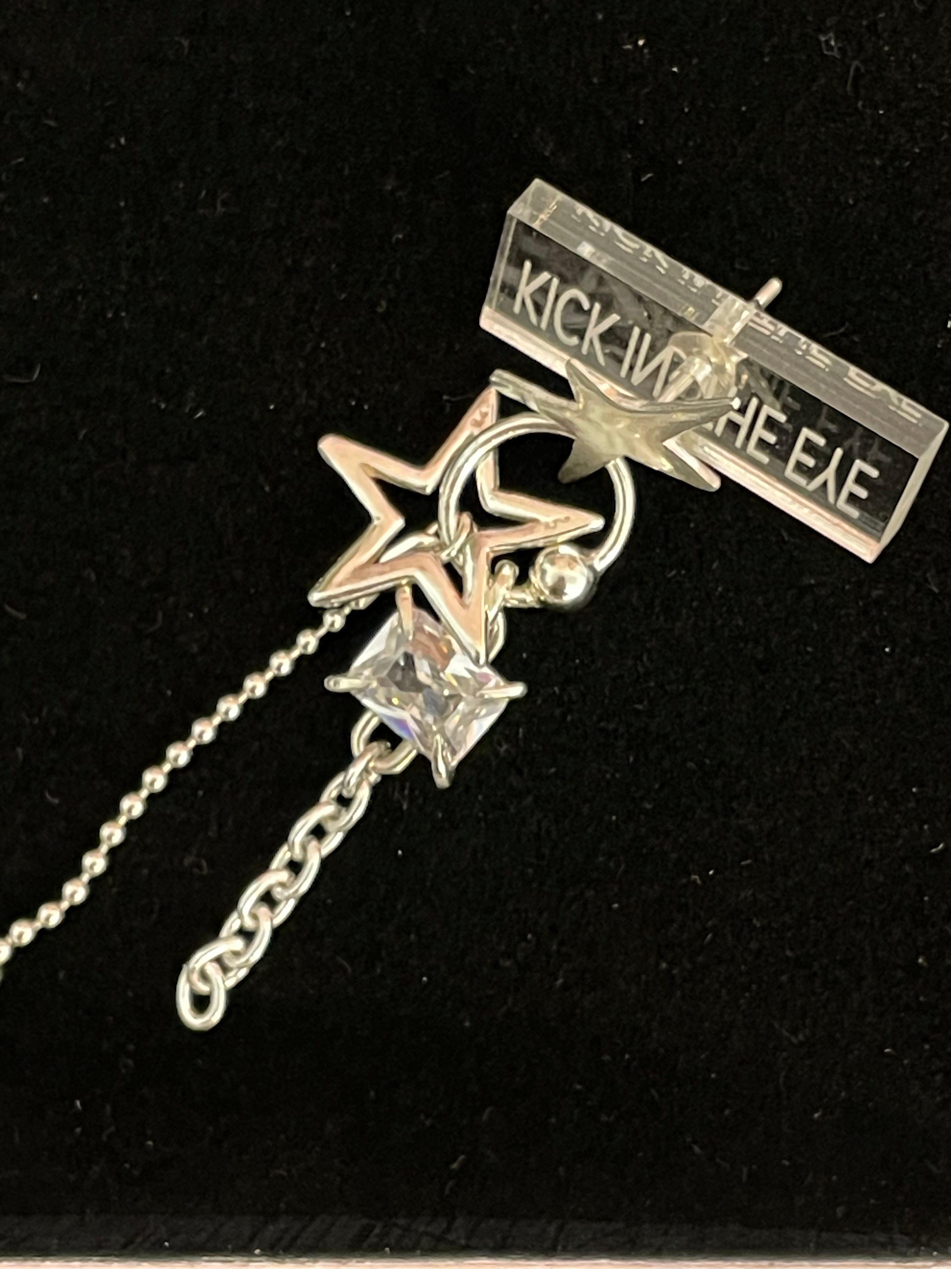 PARTY SINGLE EARRING CLEAR