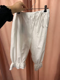 WHITE BLOOMERS